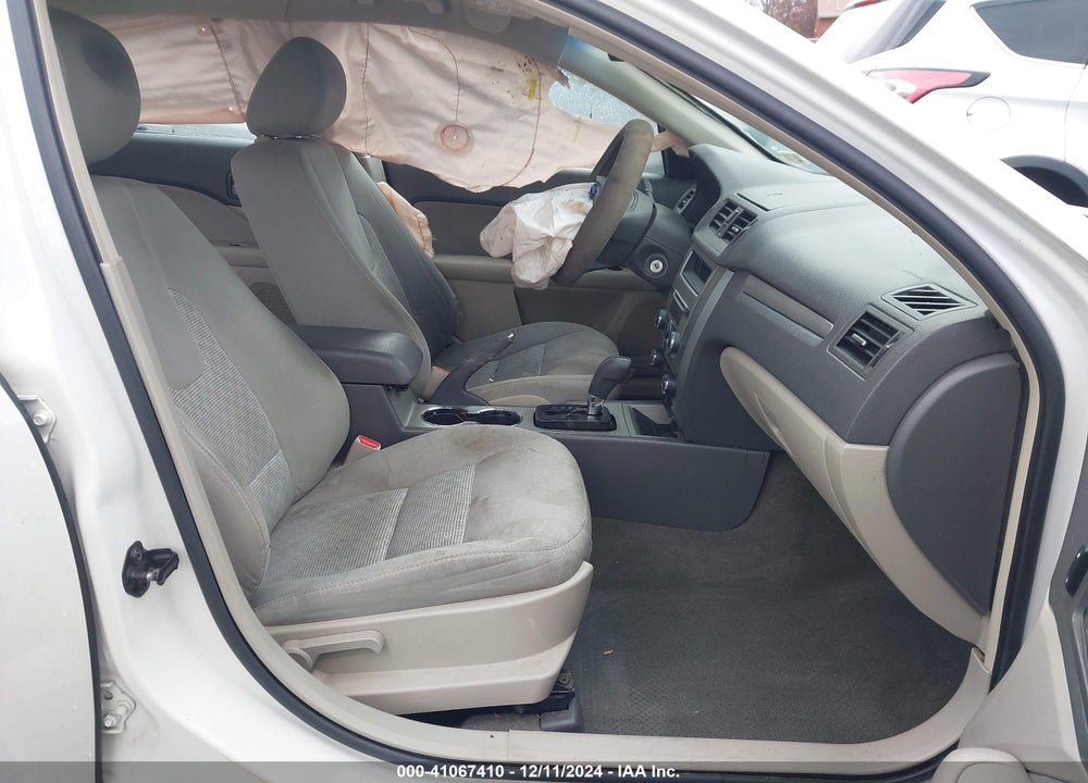2010 FORD FUSION VIN: 3FAHP0GA0AR427182