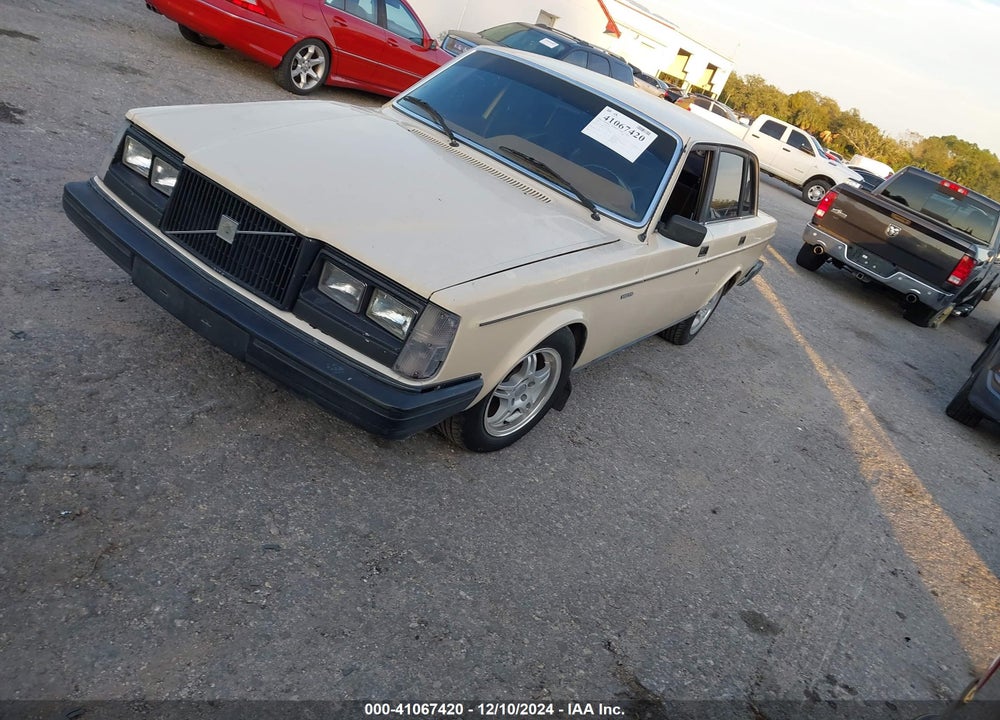 1983 VOLVO 244 DL/GL VIN: YV1AX8841D1923930