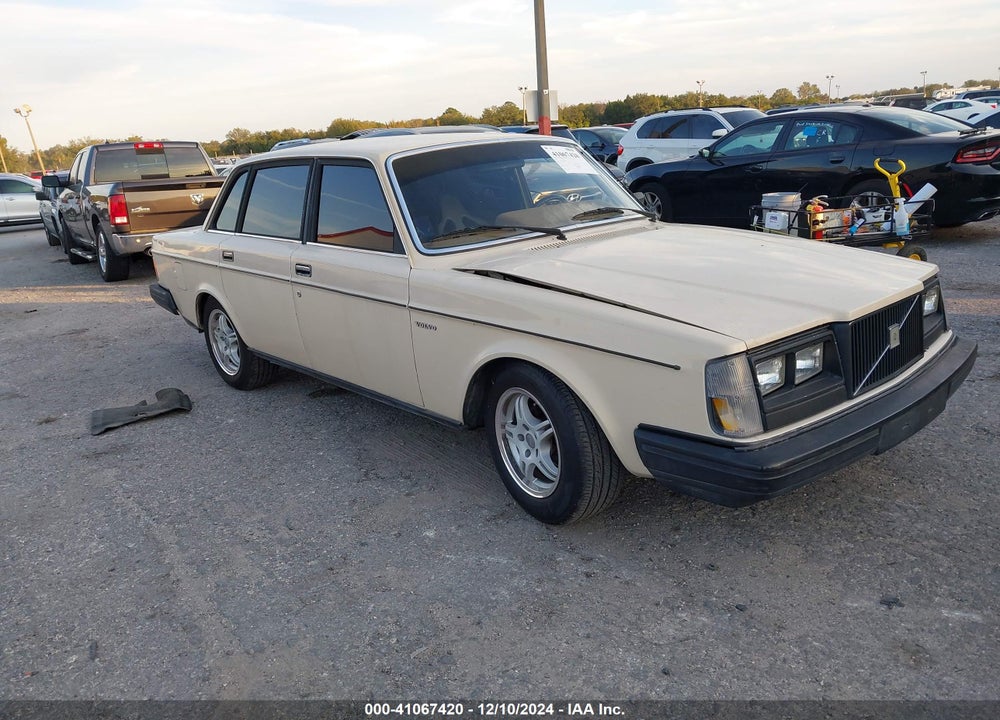 1983 VOLVO 244 DL/GL VIN: YV1AX8841D1923930