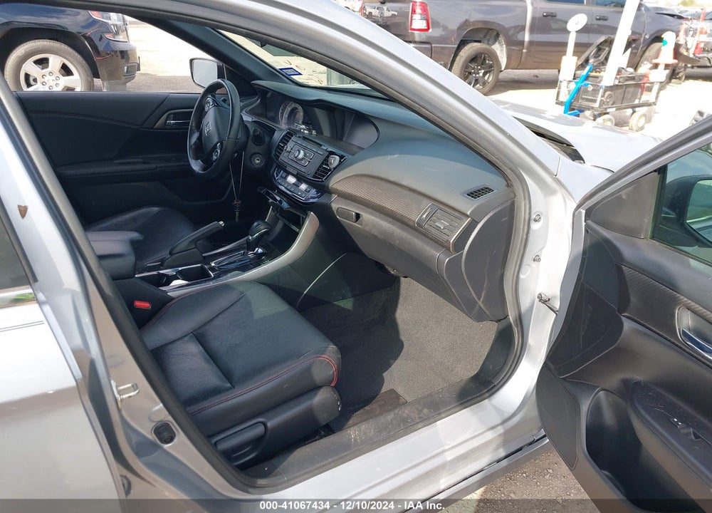2017 HONDA ACCORD SPORT SE VIN: 1HGCR2F12HA077023