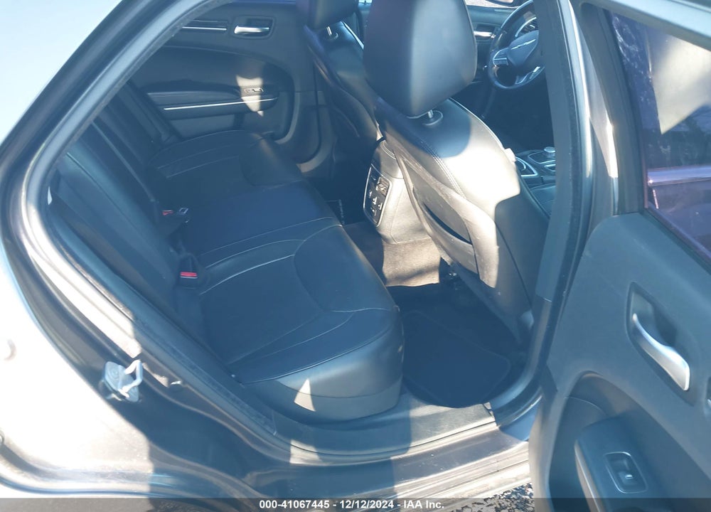 2015 CHRYSLER 300C VIN: 2C3CCAEG9FH755303