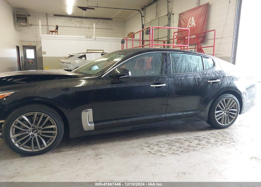 2018 KIA STINGER VIN: KNAE15LA2J6035509