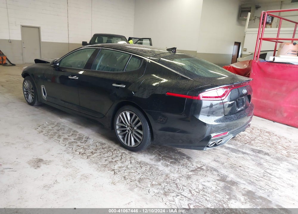 2018 KIA STINGER VIN: KNAE15LA2J6035509