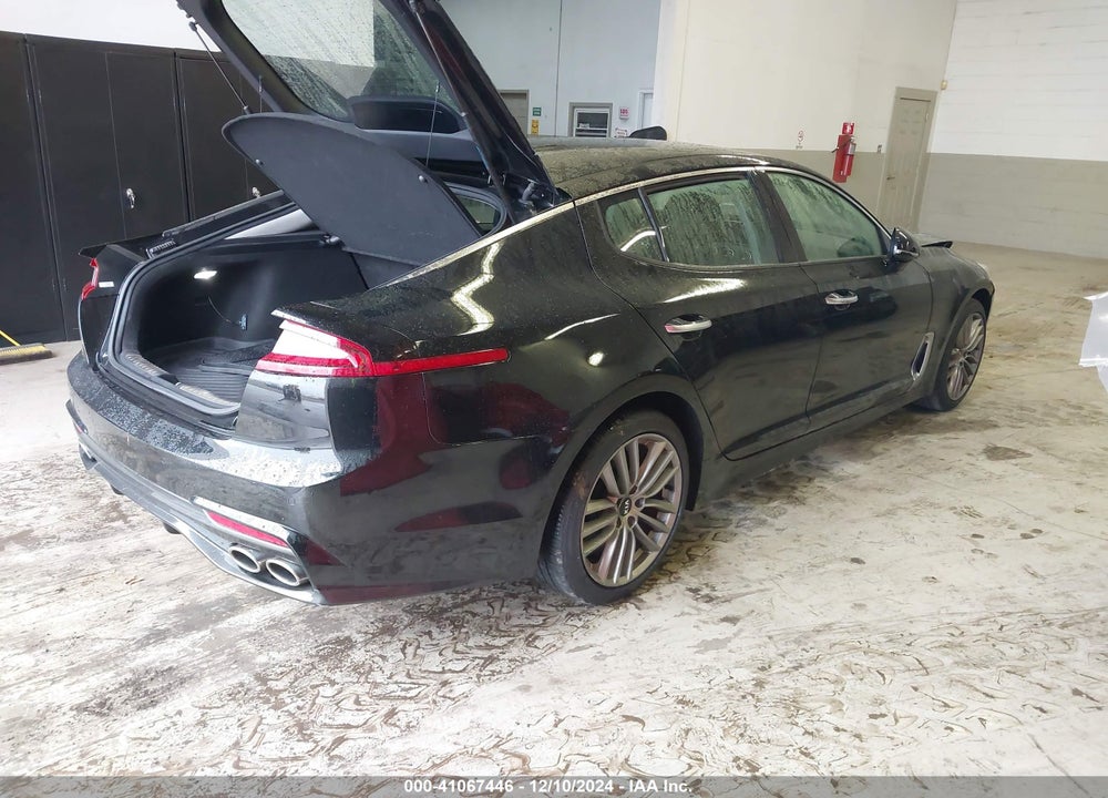 2018 KIA STINGER VIN: KNAE15LA2J6035509