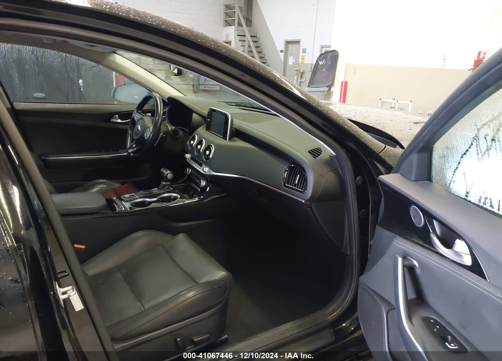 2018 KIA STINGER VIN: KNAE15LA2J6035509