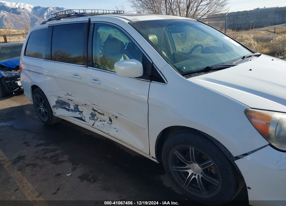 2008 HONDA ODYSSEY TOURING VIN: 5FNRL38808B002922