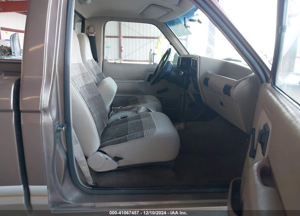 1992 FORD RANGER VIN: 1FTCR10X6NUA18329