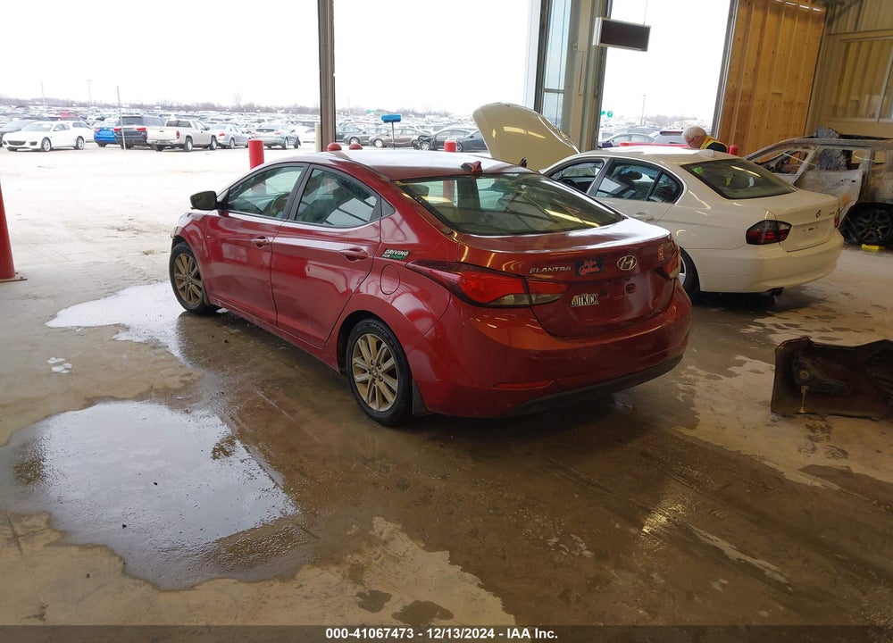 2016 HYUNDAI ELANTRA VIN: 5NPDH4AE5GH671642