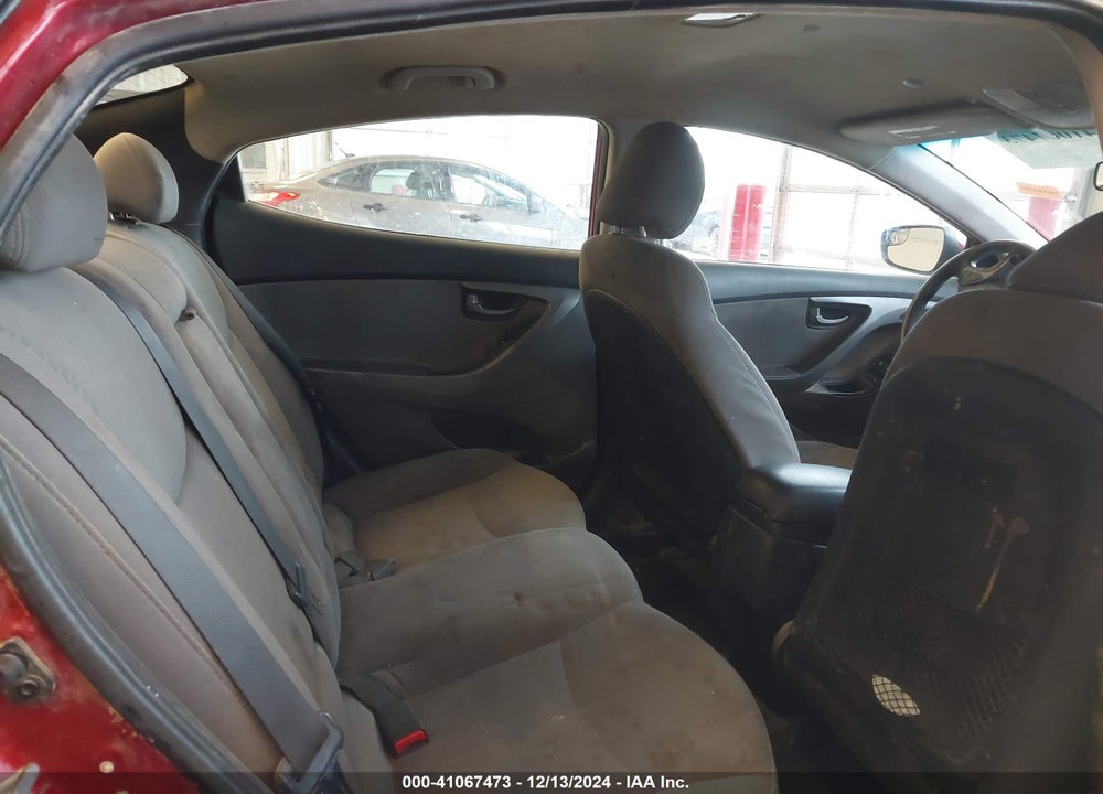 2016 HYUNDAI ELANTRA VIN: 5NPDH4AE5GH671642