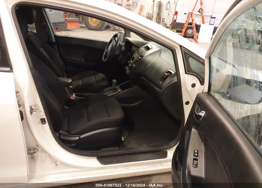 2016 KIA FORTE VIN: KNAFK4A61G5615598