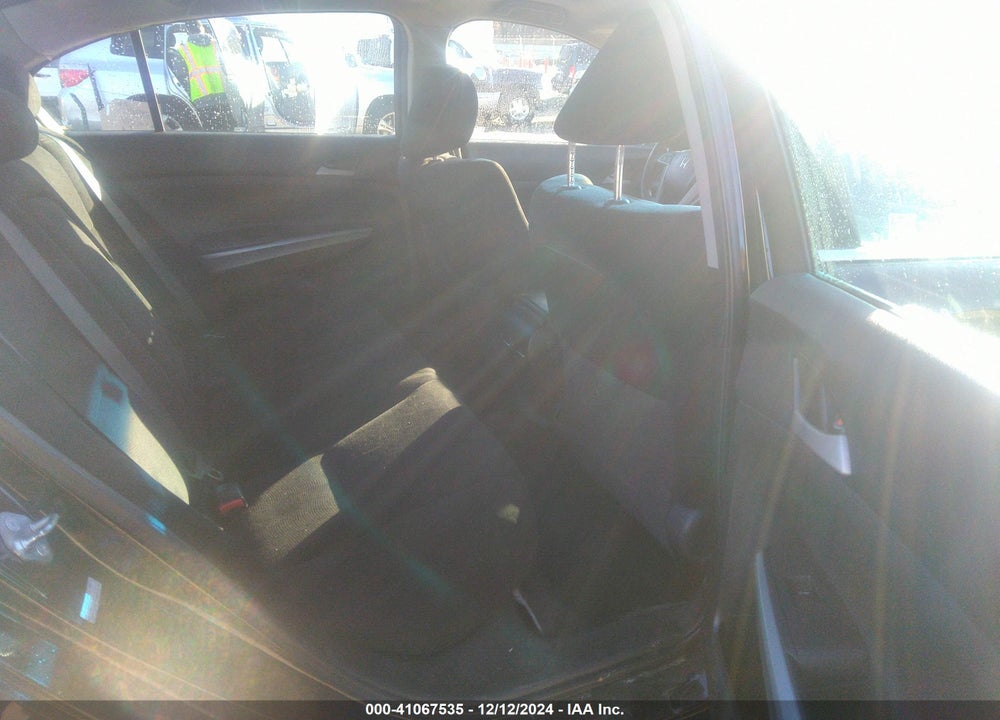 2010 HONDA ACCORD 2.4 EX VIN: 1HGCP2F70AA022862