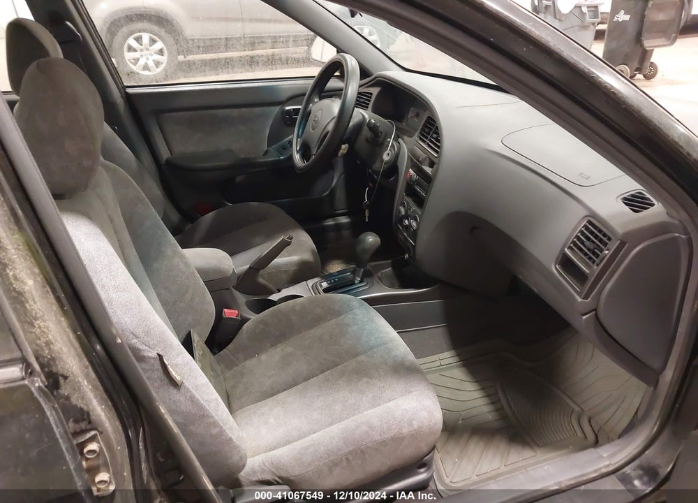 2002 HYUNDAI ELANTRA GLS VIN: KMHDN45D52U307046