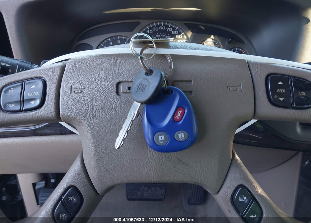2004 GMC YUKON DENALI VIN: 1GKEK63U14J176609