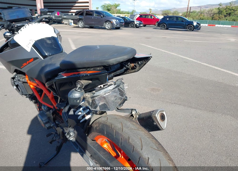 2022 KTM 390 DUKE VIN: MD2JPJ404NC251572