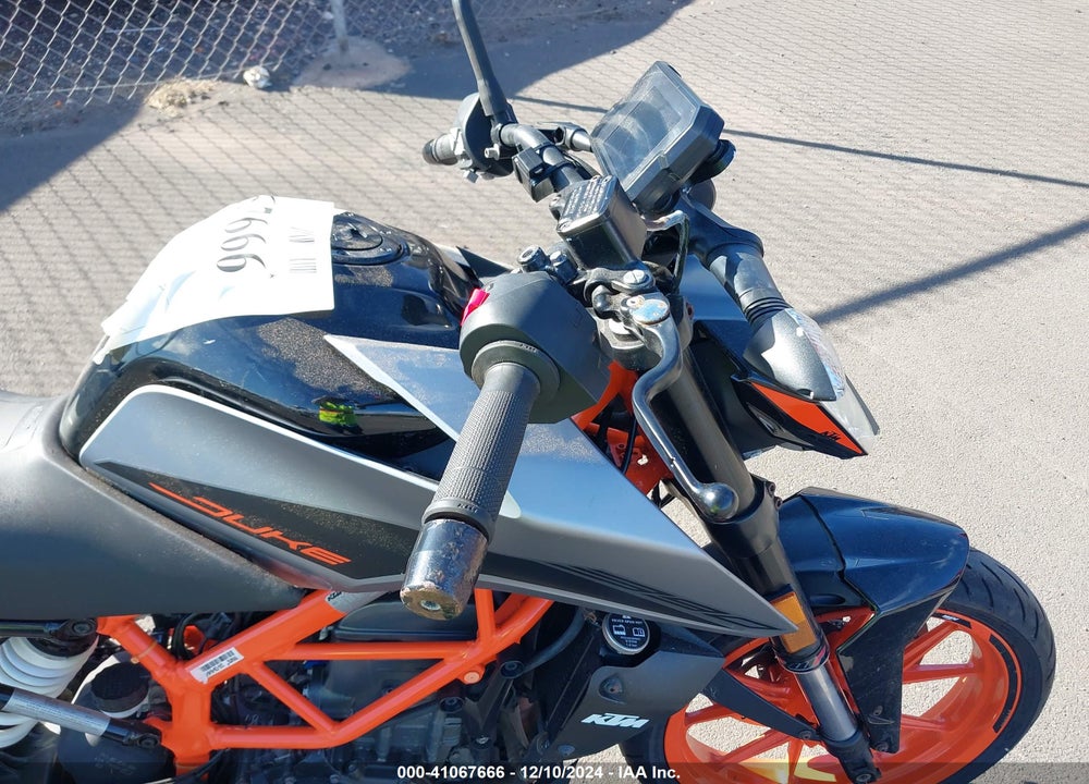 2022 KTM 390 DUKE VIN: MD2JPJ404NC251572