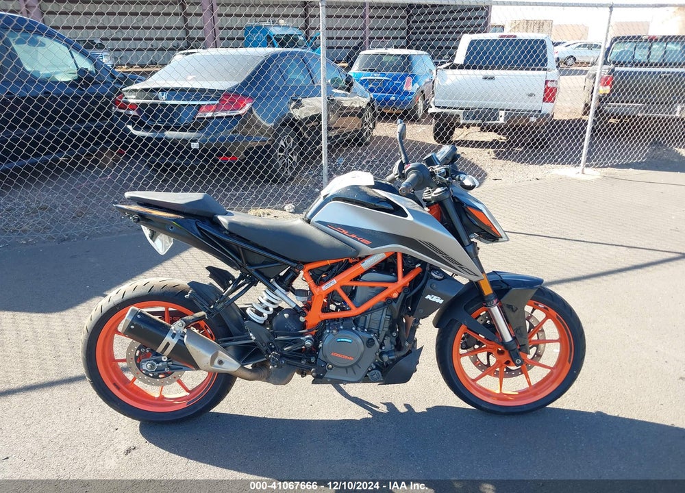 2022 KTM 390 DUKE VIN: MD2JPJ404NC251572