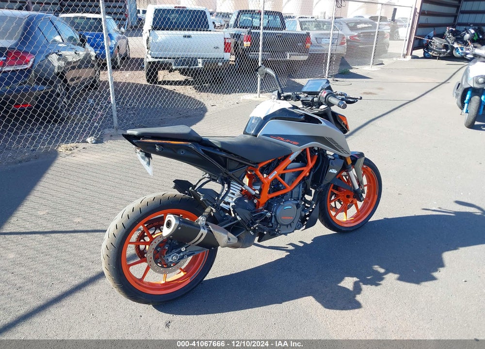 2022 KTM 390 DUKE VIN: MD2JPJ404NC251572