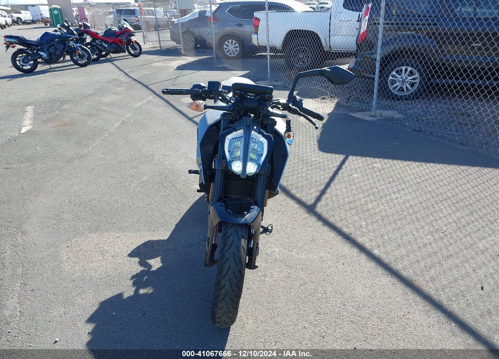 2022 KTM 390 DUKE VIN: MD2JPJ404NC251572