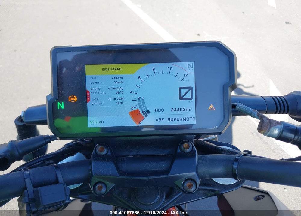 2022 KTM 390 DUKE VIN: MD2JPJ404NC251572