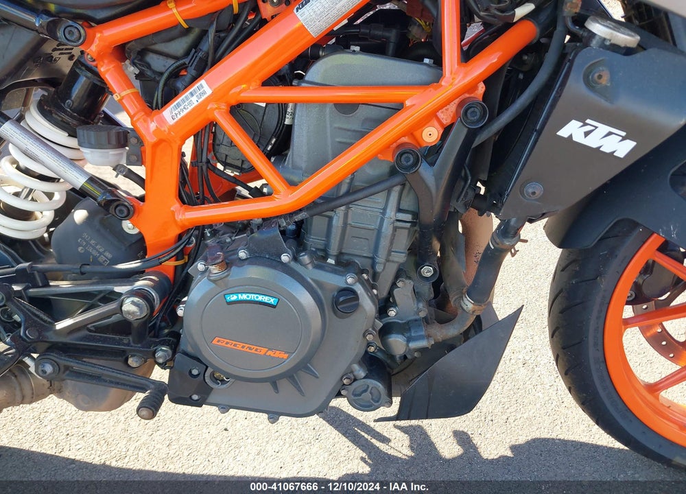 2022 KTM 390 DUKE VIN: MD2JPJ404NC251572