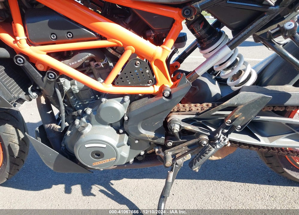2022 KTM 390 DUKE VIN: MD2JPJ404NC251572
