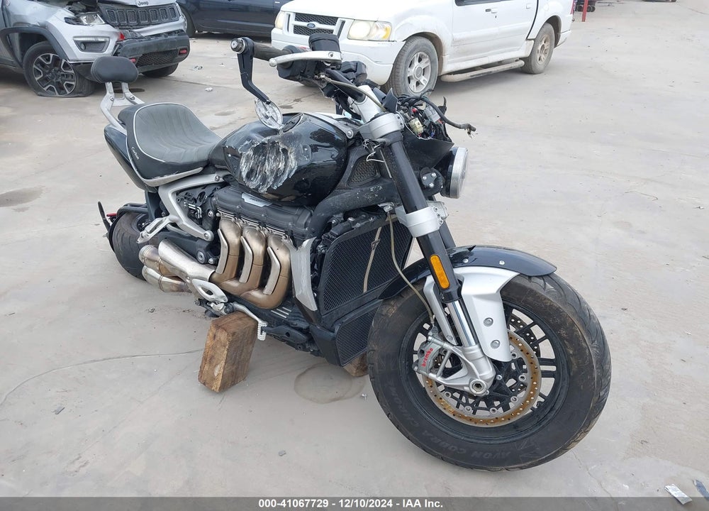 2020 TRIUMPH MOTORCYCLE ROCKET 3 R VIN: SMTG11JX6LT991156