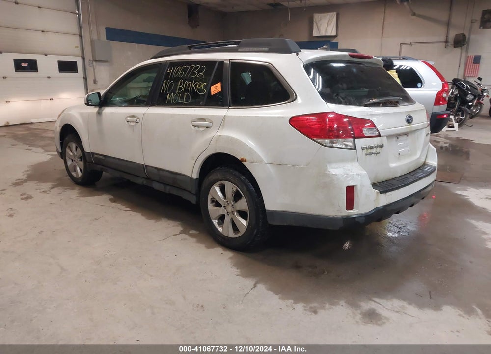 2011 SUBARU OUTBACK 2.5I LIMITED VIN: 4S4BRBJC9B3353854