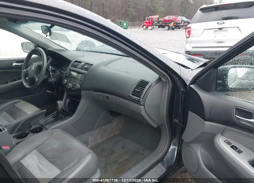 2005 HONDA ACCORD 2.4 LX VIN: 1HGCM564X5A151696