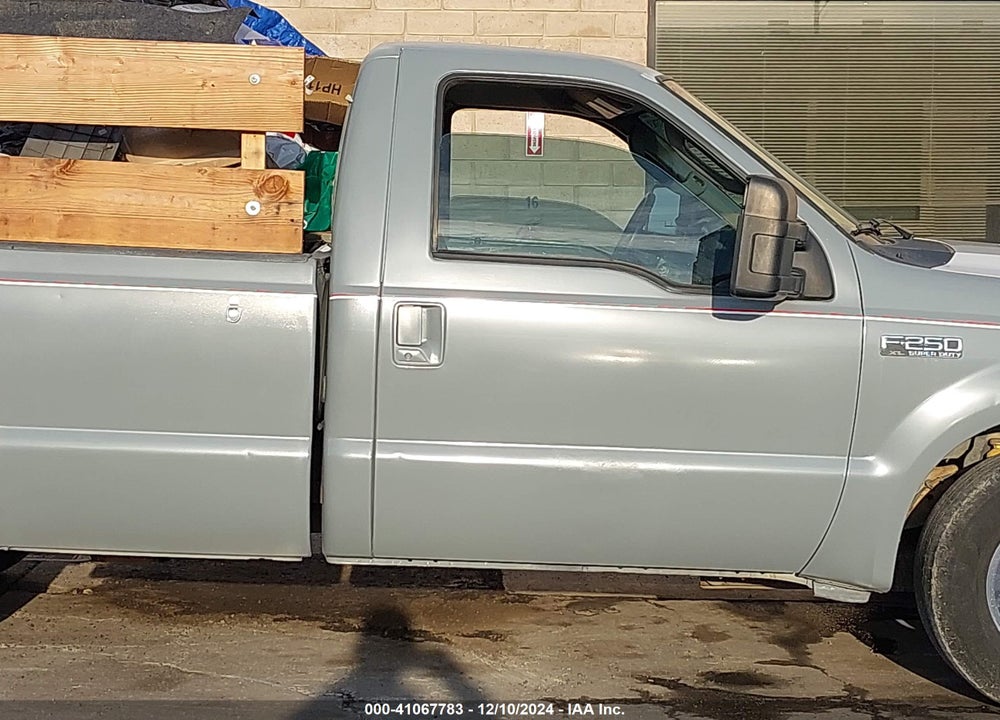 2004 FORD F-250 XL/XLT VIN: 1FTNF20L04ED38081
