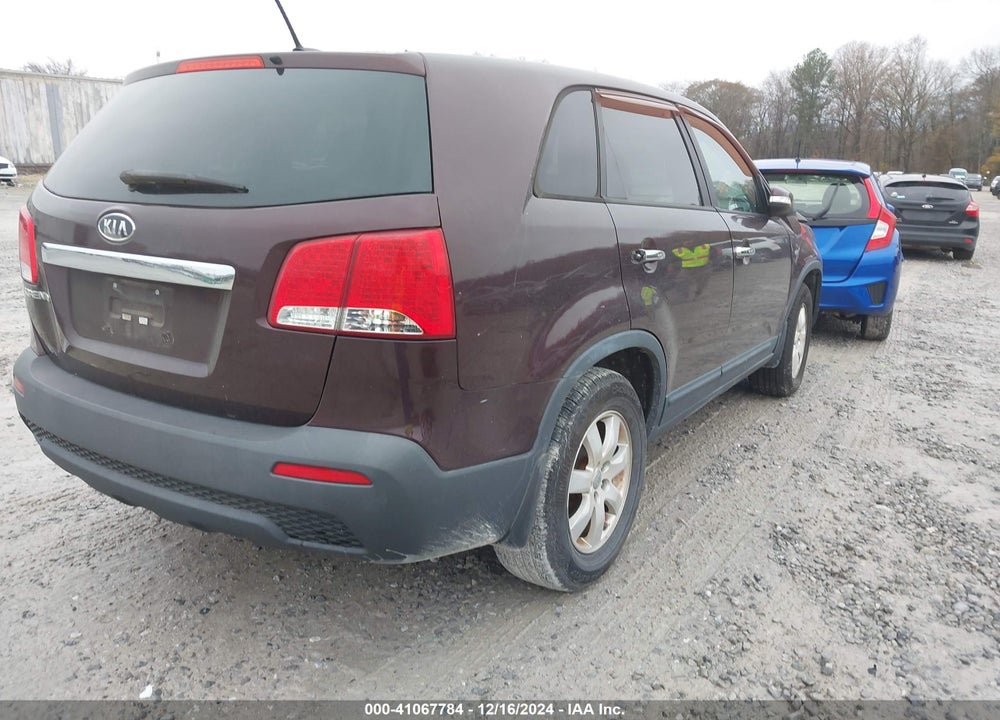 2013 KIA SORENTO LX VIN: 5XYKT3A14DG377424