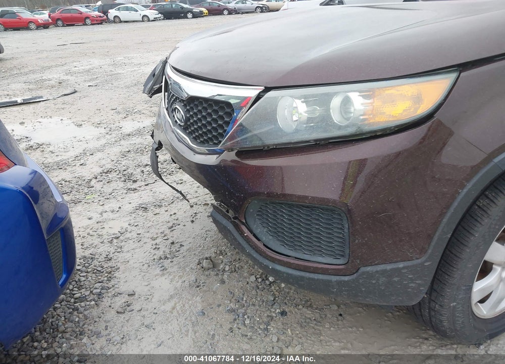 2013 KIA SORENTO LX VIN: 5XYKT3A14DG377424