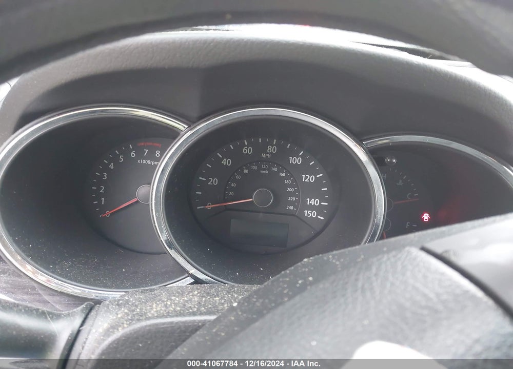 2013 KIA SORENTO LX VIN: 5XYKT3A14DG377424