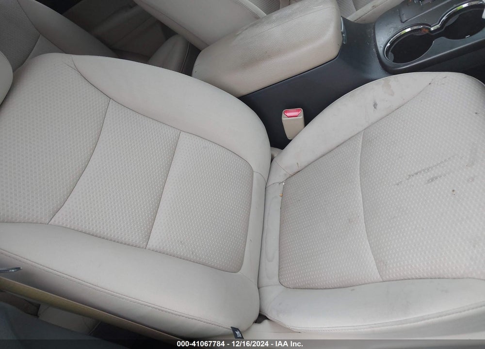 2013 KIA SORENTO LX VIN: 5XYKT3A14DG377424