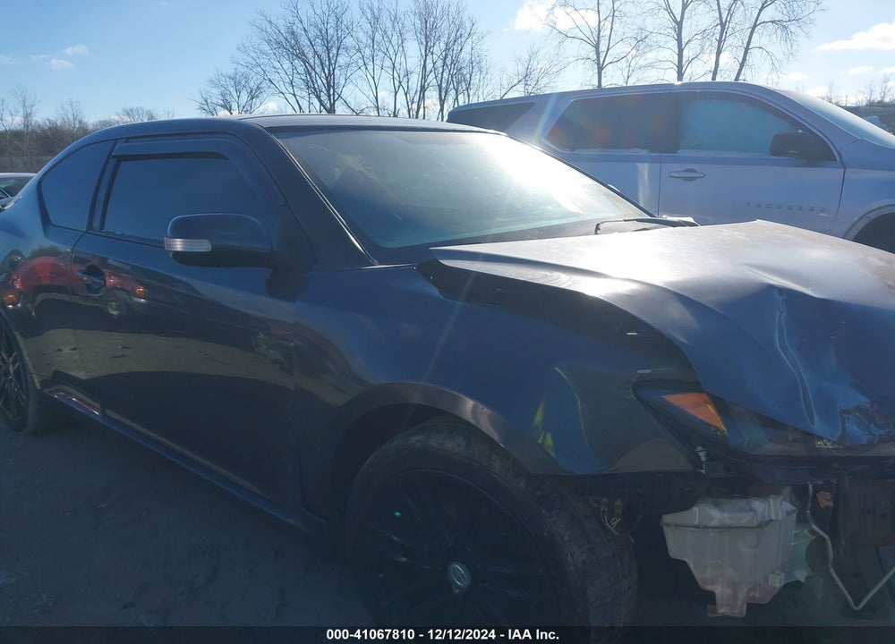2011 SCION TC VIN: JTKJF5C72B3020902