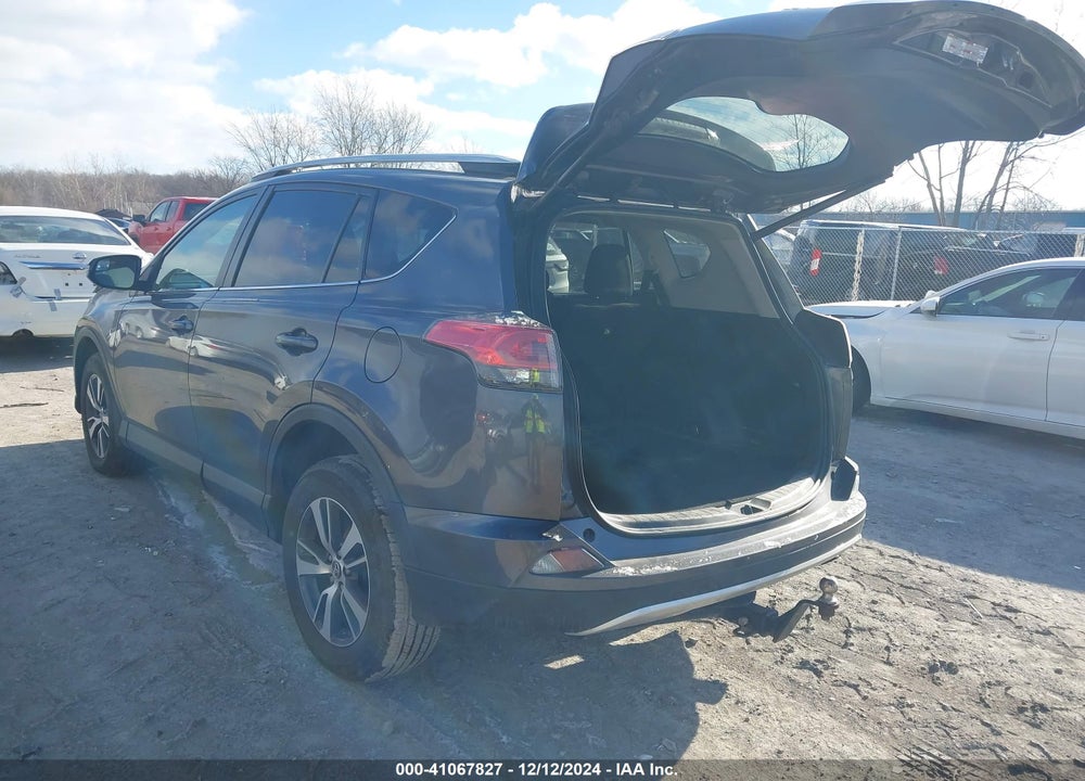 2016 TOYOTA RAV4 XLE VIN: 2T3RFREV7GW416244