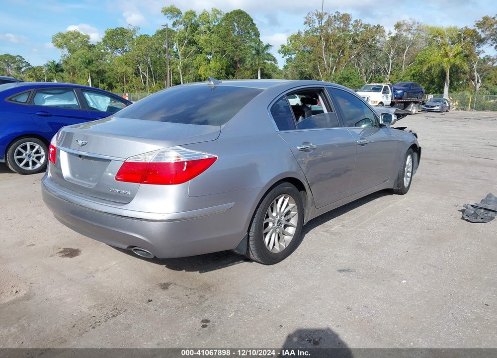2009 HYUNDAI GENESIS VIN: KMHGC46E89U029019