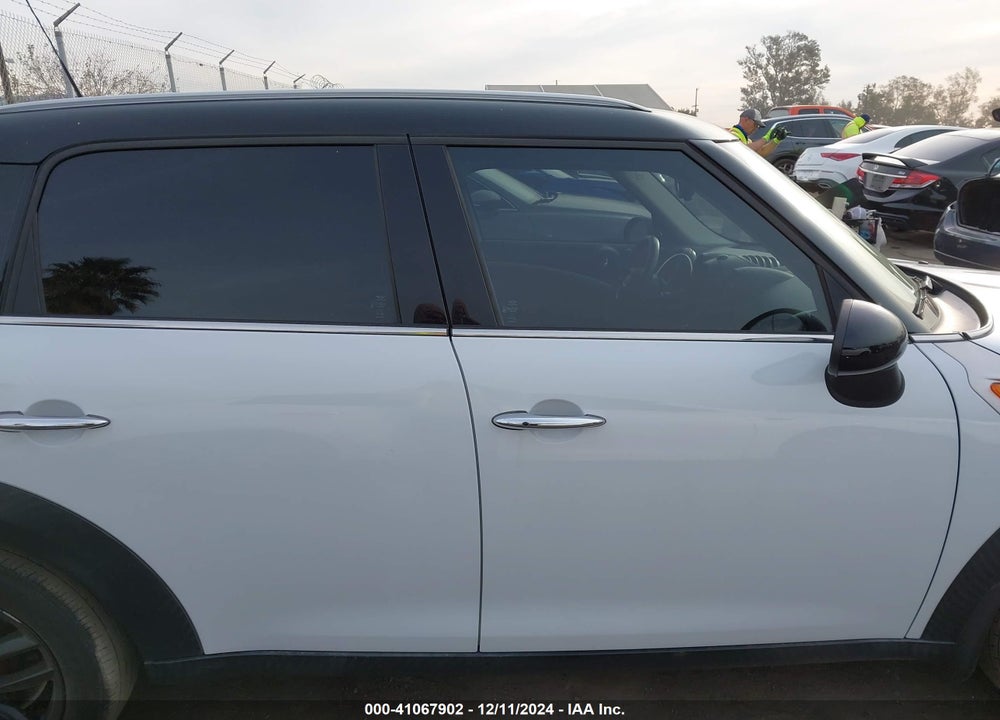 2015 MINI COUNTRYMAN COOPER VIN: WMWZB3C56FWR43653