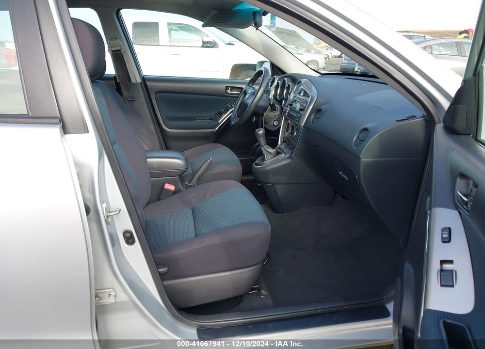 2005 TOYOTA MATRIX/XR VIN: 2T1KR32E15C503056