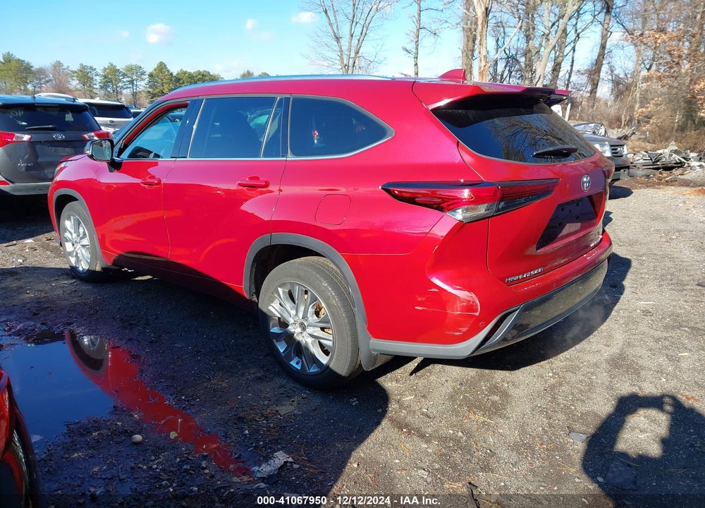 2022 TOYOTA HIGHLANDER LIMITED VIN: 5TDDZRBH2NS185168