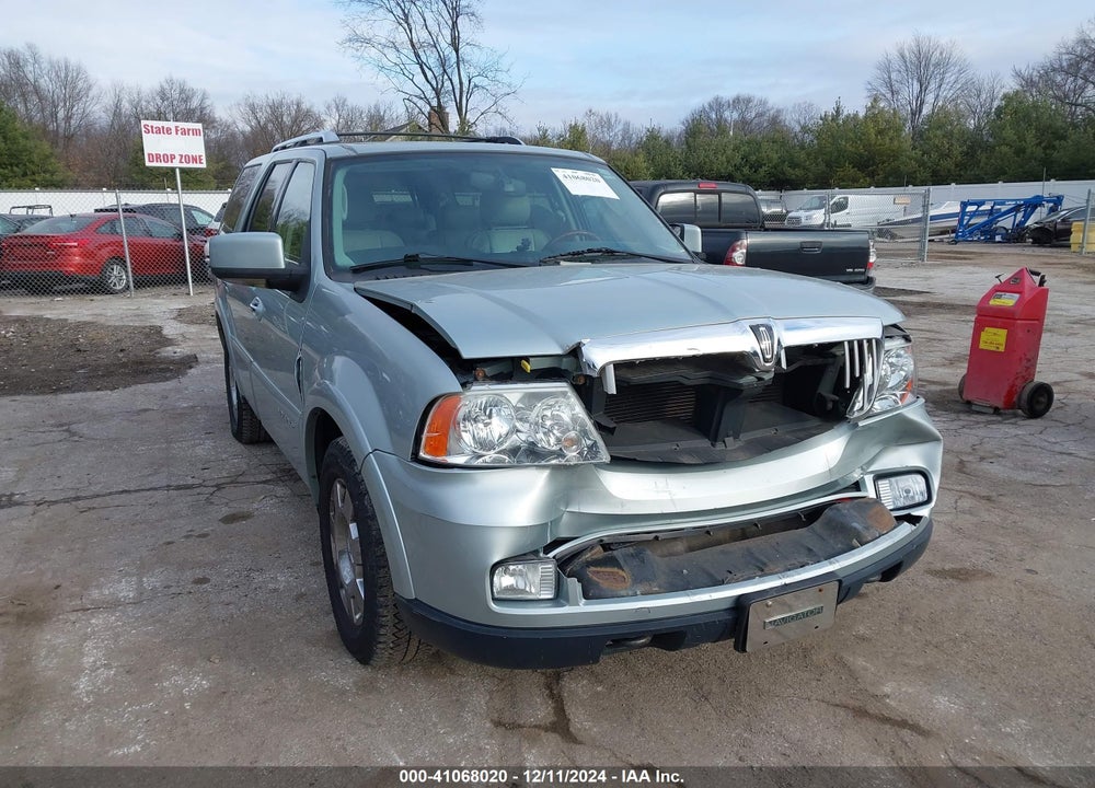 2005 LINCOLN NAVIGATOR VIN: 5LMFU285X5LJ04505