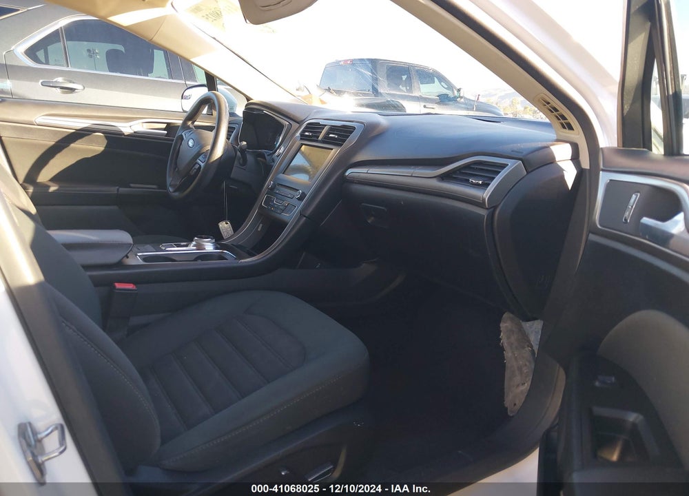 2017 FORD FUSION SE VIN: 3FA6P0H7XHR356089