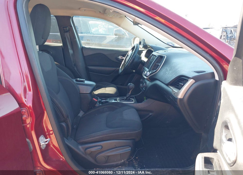 2015 JEEP CHEROKEE LATITUDE VIN: 1C4PJLCS8FW670637