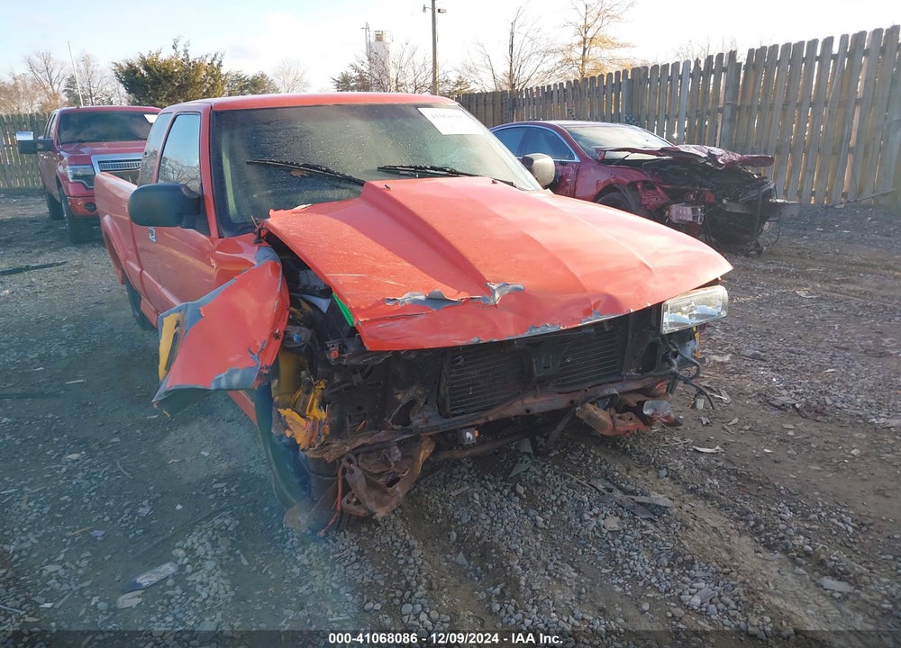2002 CHEVROLET S-10 LS VIN: 1GCCS19W528262878