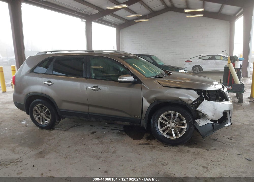 2014 KIA SORENTO LX V6 VIN: 5XYKTDA75EG462364