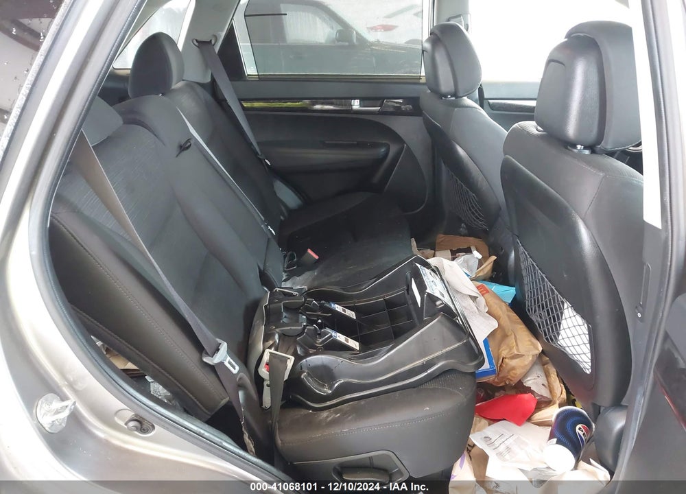 2014 KIA SORENTO LX V6 VIN: 5XYKTDA75EG462364