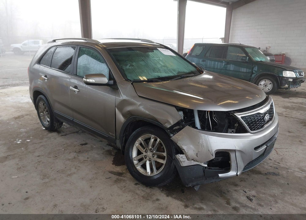 2014 KIA SORENTO LX V6 VIN: 5XYKTDA75EG462364