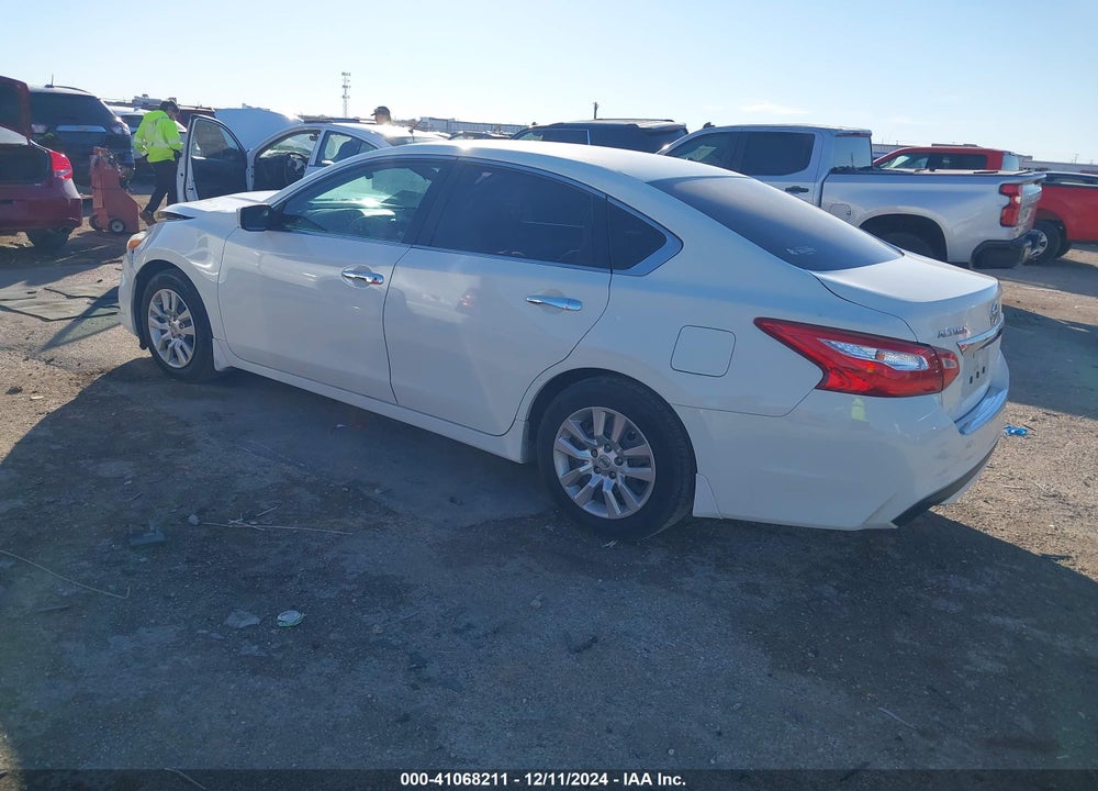2017 NISSAN ALTIMA VIN: 1N4AL3AP5HC134446