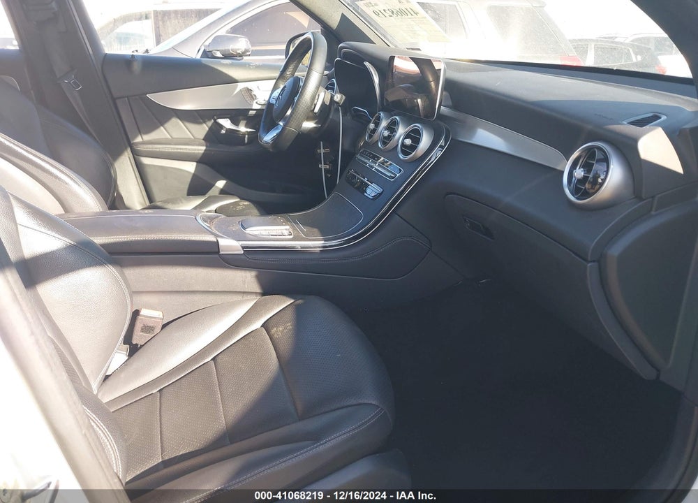 2021 MERCEDES-BENZ GLC 300 SUV VIN: W1N0G8DB5MV281915