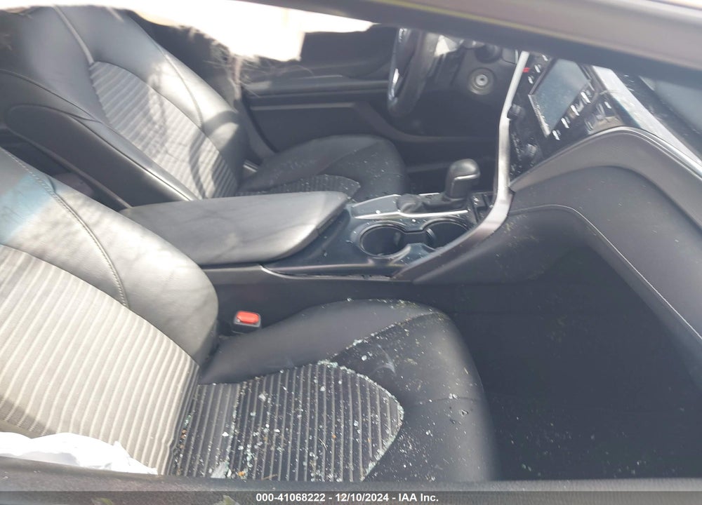 2018 TOYOTA CAMRY VIN: 4T1B11HK2JU564756