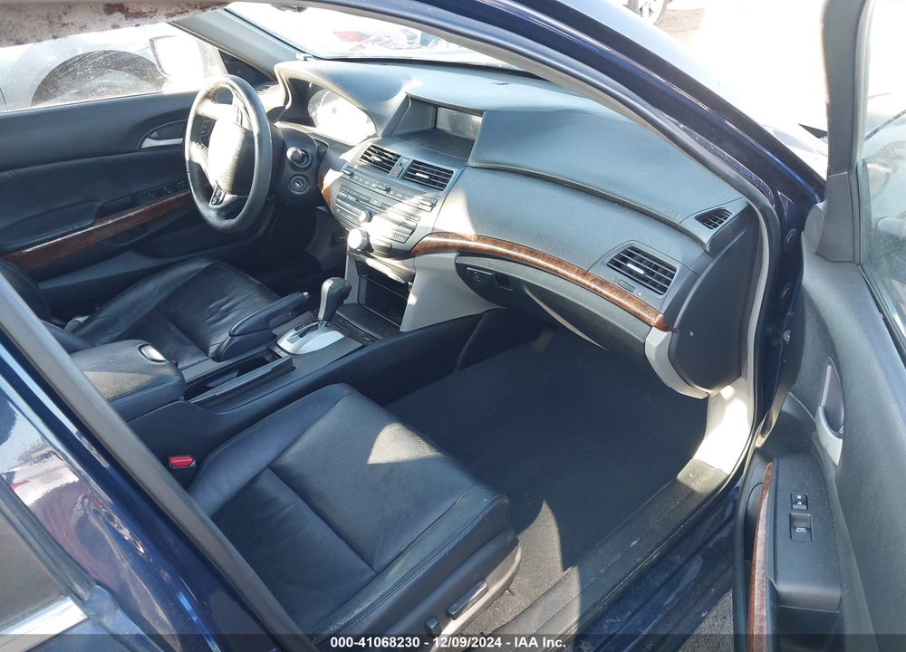 2008 HONDA ACCORD VIN: 1HGCP26828A051668